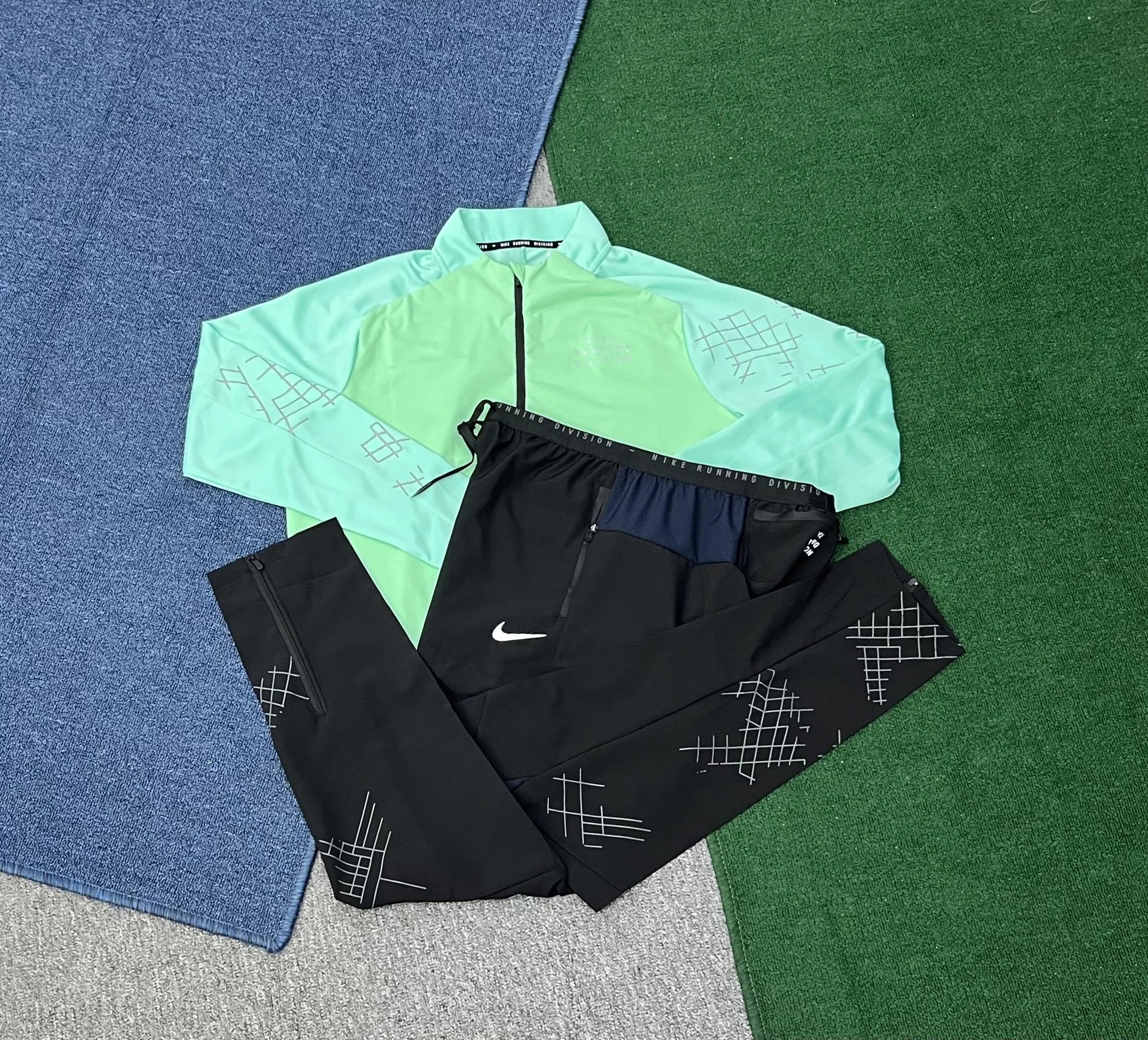 Nike T-Shirts Running Division graphic — 21