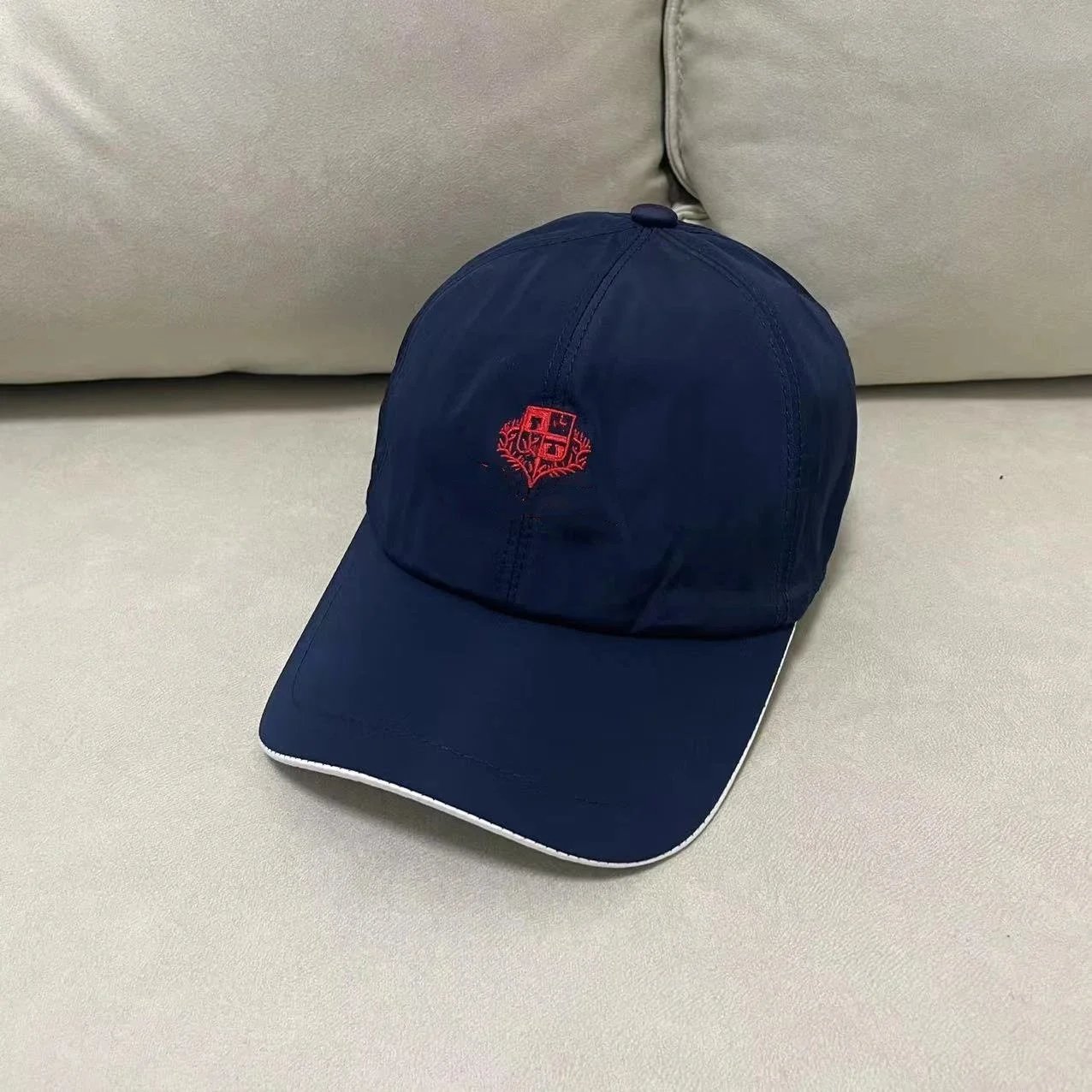 Brunello Cucinelli Hats Embroidered Crest Baseball Cap — 15 Navy blue and red