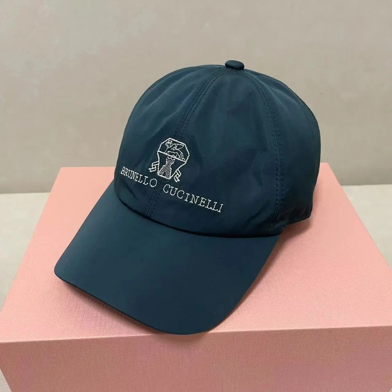 Brunello Cucinelli Hats Embroidered Crest Baseball Cap — 32 Dark green
