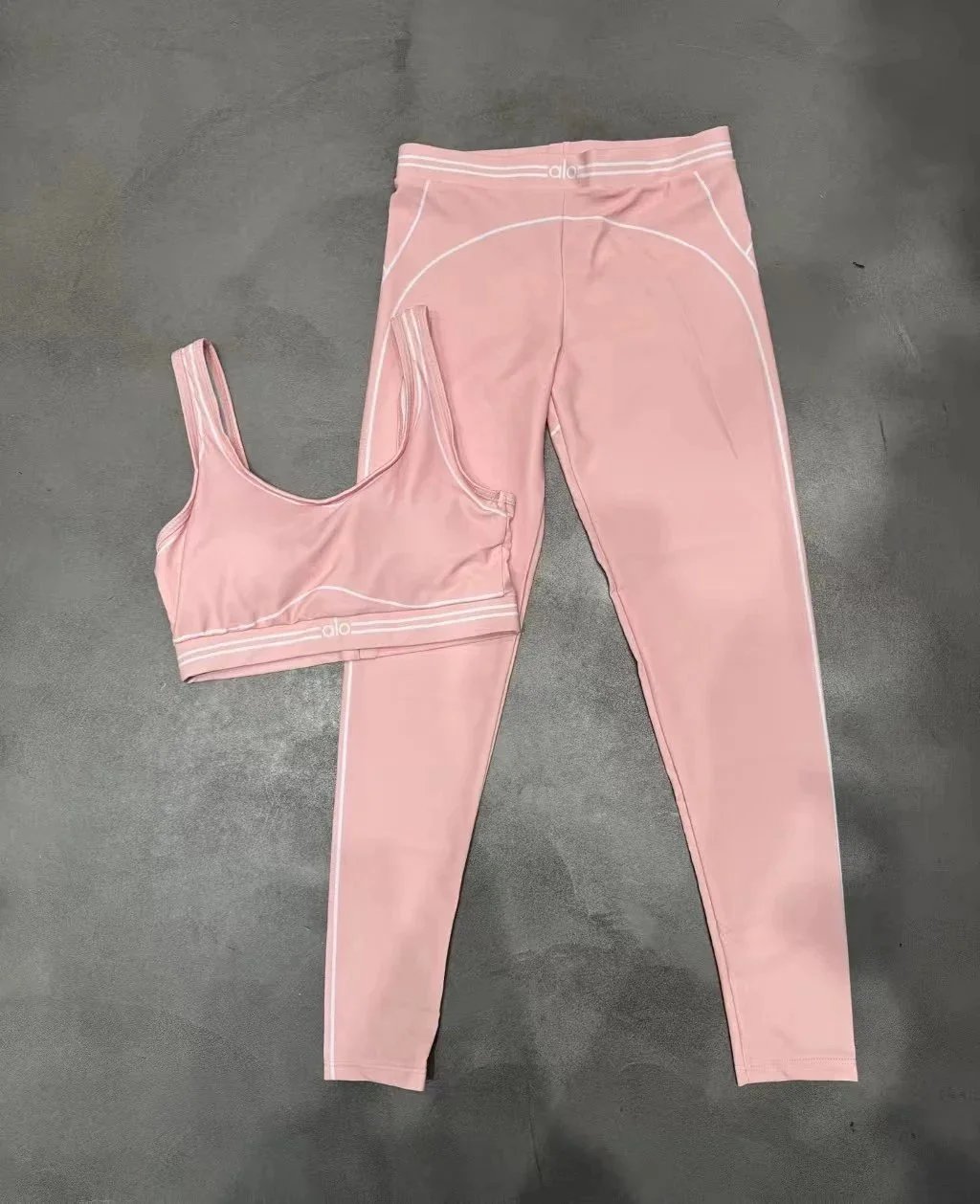 Alo Matching Sets Ribbed long-sleeve crop top and high-waisted shorts set — Pink [Set: Top and Pants]