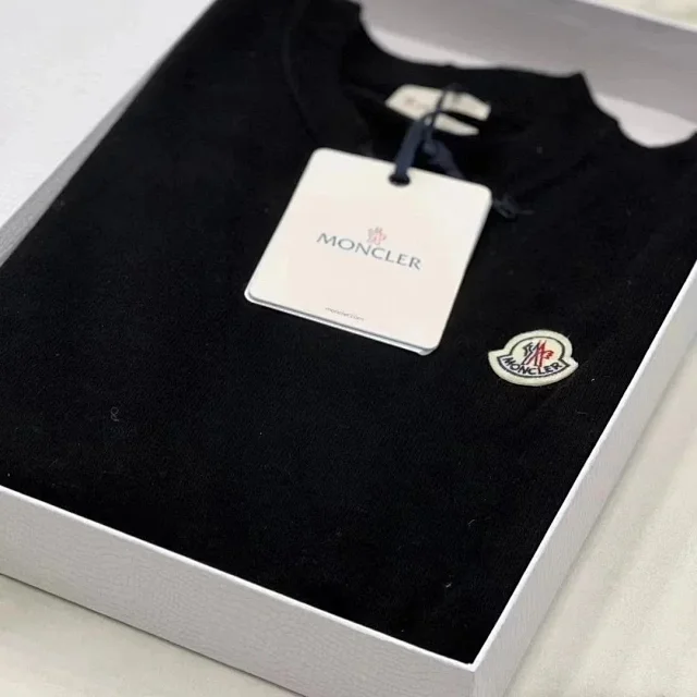 Moncler Knitwear Logo-Patch Crewneck Knit Sweater product detail image 4