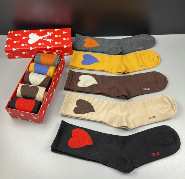 AMI Paris Socks Heart Logo Crew product detail image 3