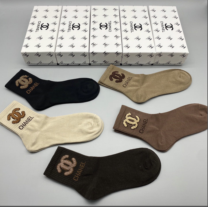 AMI Paris Socks de Cœur heart-logo crew — Chanel.3