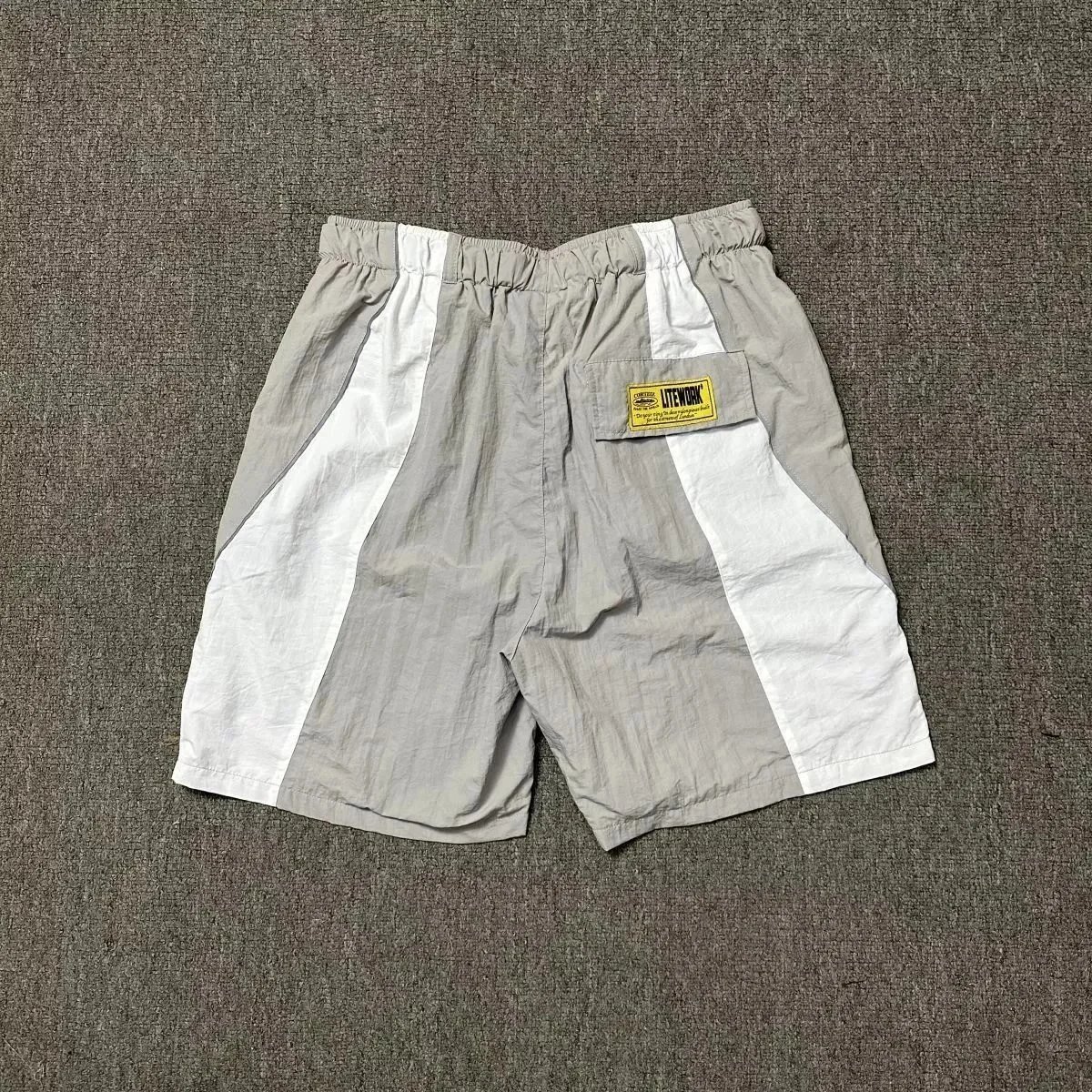 18 Gray White
