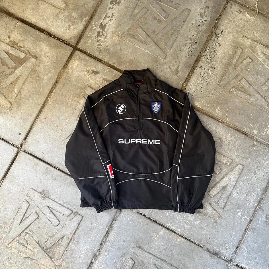 Black/Badge Trench Coat