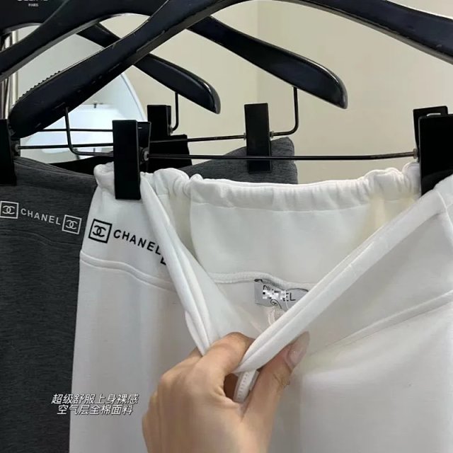 CHANEL pants: seller detail photo 5