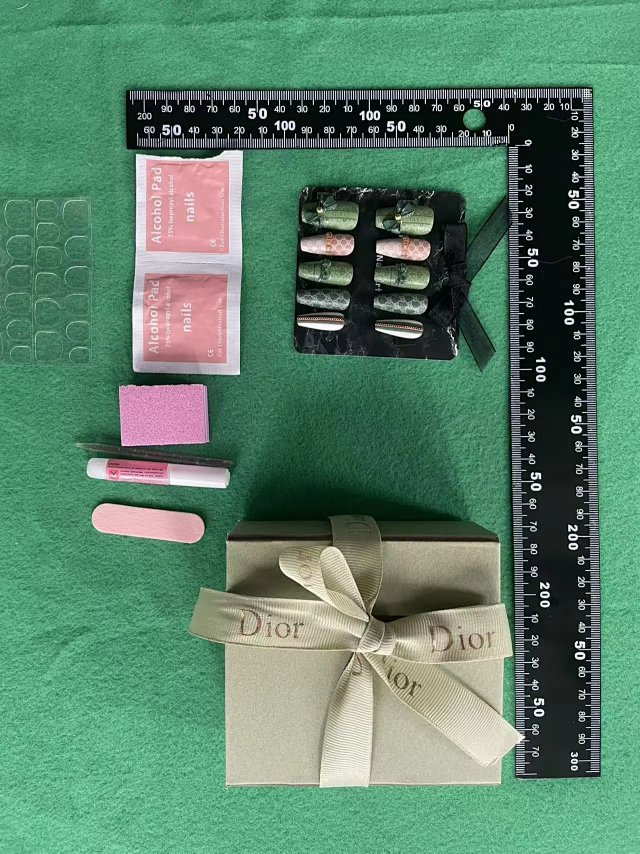 GUCCI Nail Art: seller detail photo 6