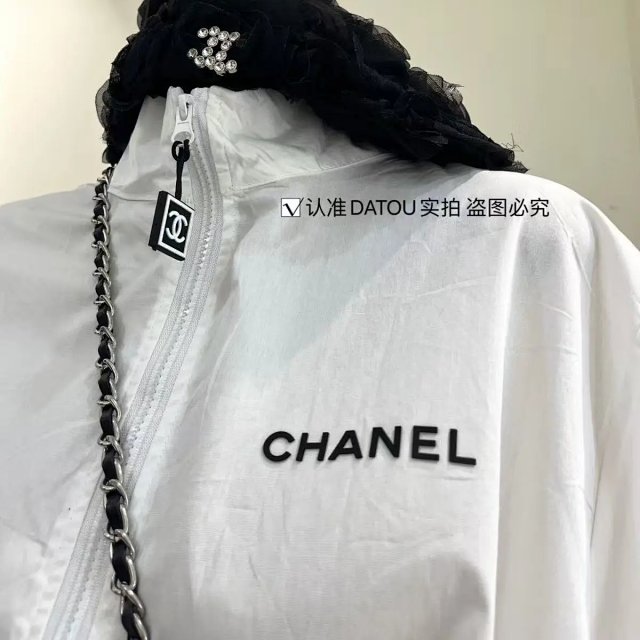 CHANEL long sleeves: seller detail photo 3
