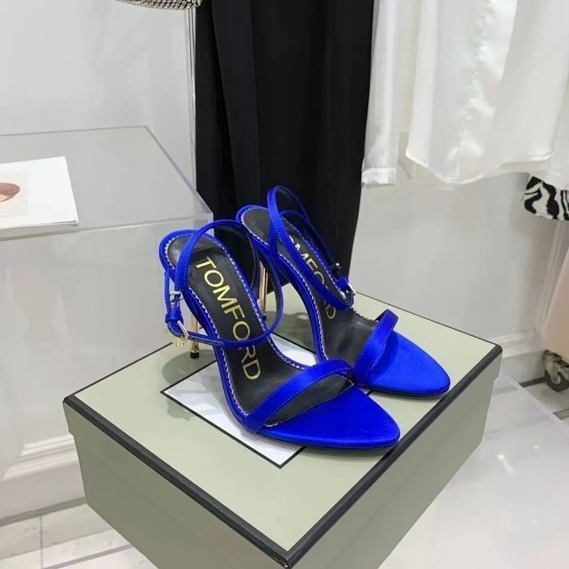 YSL high heels: seller detail photo 2