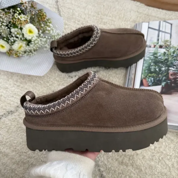 UGG Classic Platform Slipper Brown Suede - 1