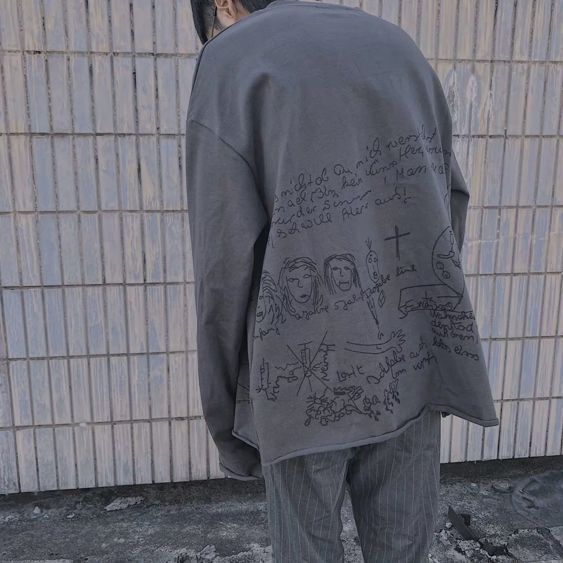 Design Sketch Print Long Sleeve T-Shirt Charcoal Gray - 3