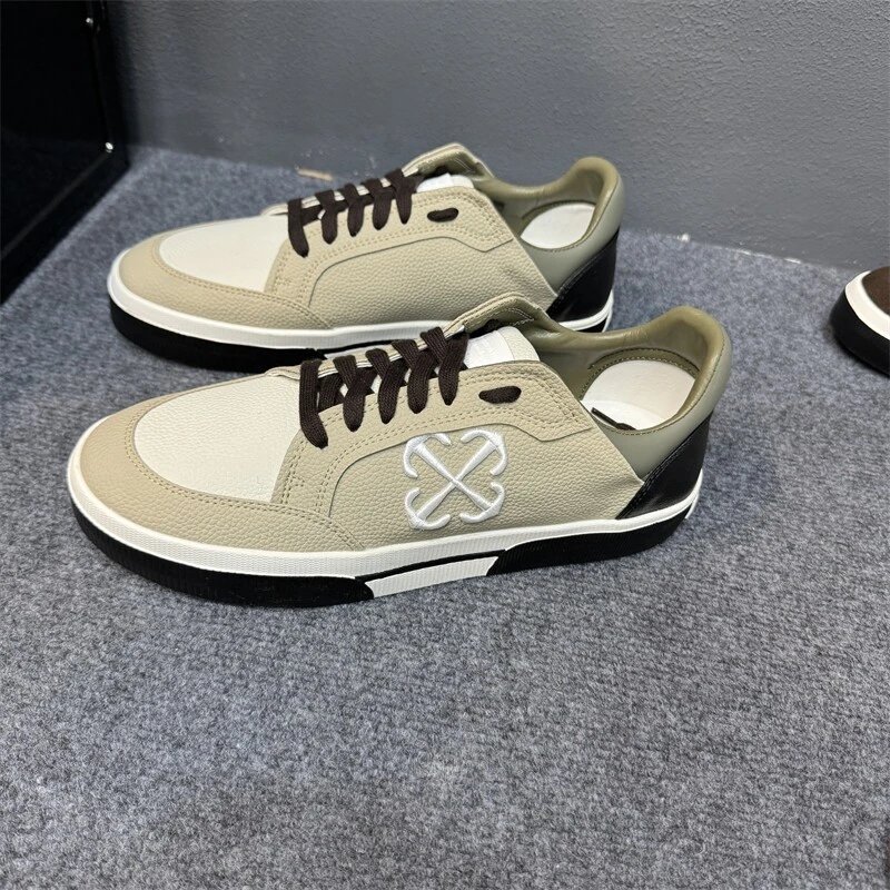 Design Canvas Sneakers with Interlocking Logo White / Black Sneakers - 6