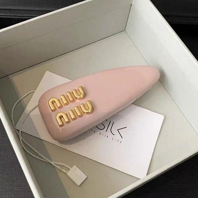 Miumiu Hair Clip: seller detail photo 10