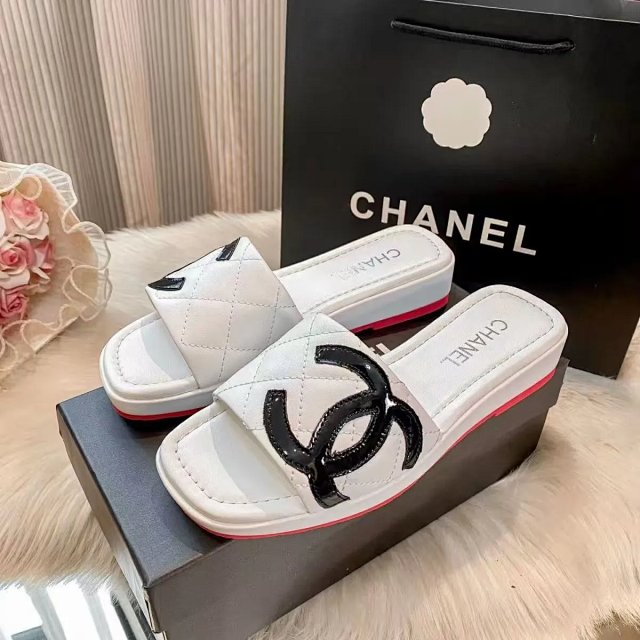 CHANEL Sandals: seller detail photo 2