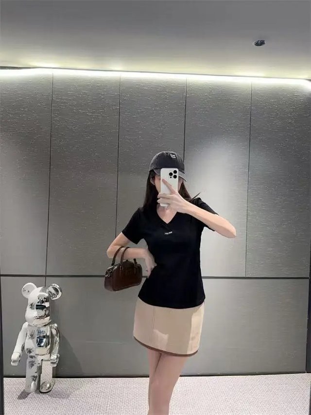 miumiu TEE: seller detail photo 5