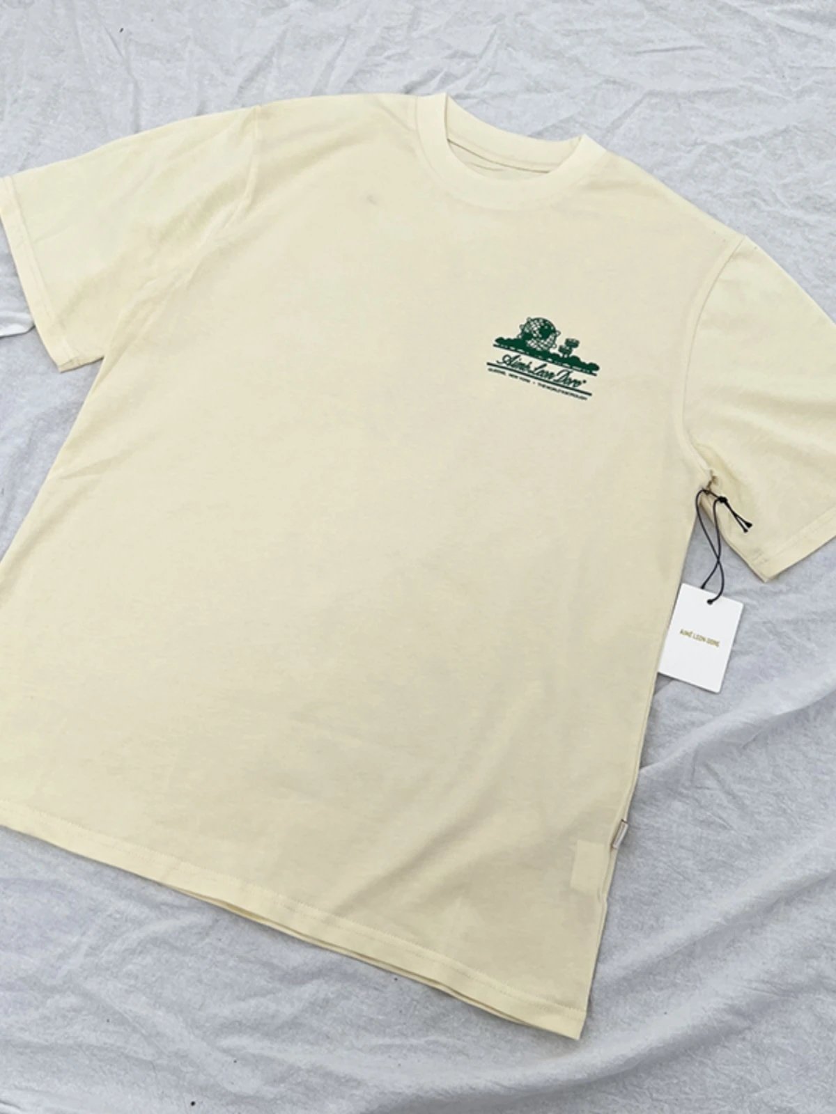 Design Leon Cycles Graphic Print T-Shirt White T-Shirts - 2