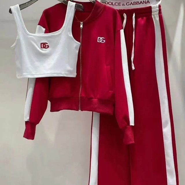 CHANEL suit: seller detail photo 3