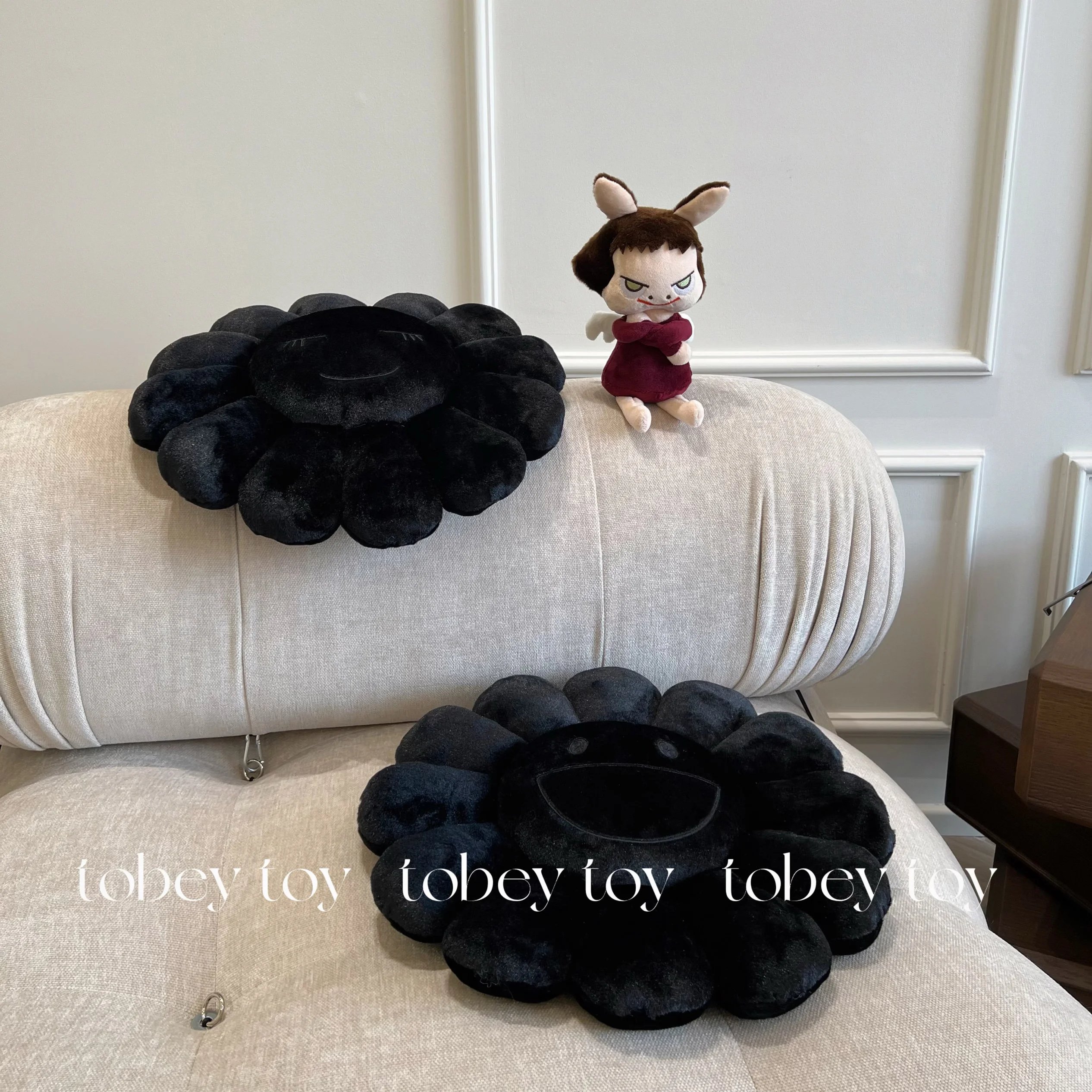 Design Takashi Murakami x Kaikai Kiki Black Flower Smiley Plush Pillow Accessories - 14