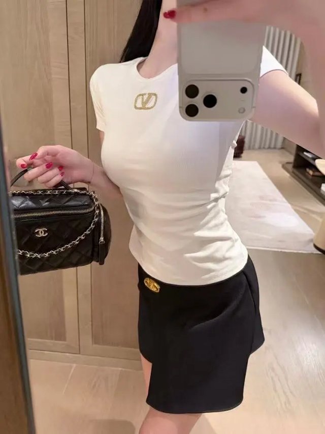 Valentino Garavani TEE AND SHORT: seller detail photo 9