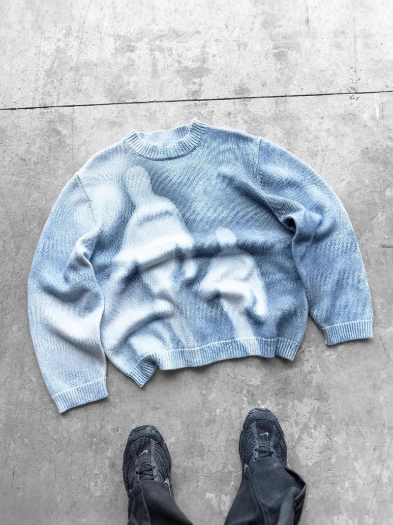 Design Oversized Knit Sweater with Abstract Tie-Dye Pattern Light Blue - 3