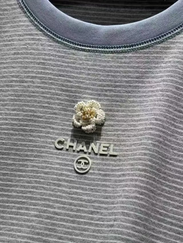 CHANEL tee: seller detail photo 3