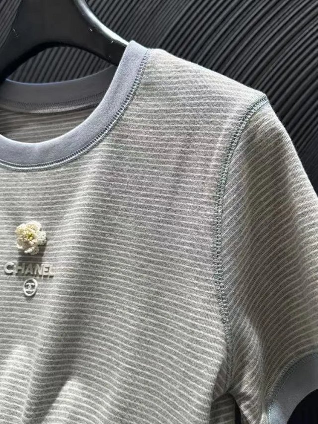 CHANEL tee: seller detail photo 5