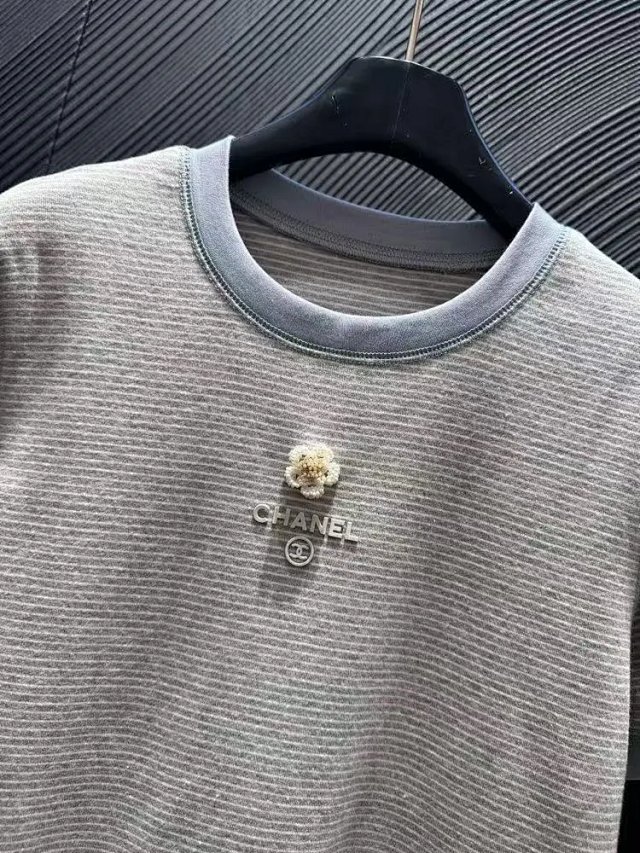 CHANEL tee: seller detail photo 8