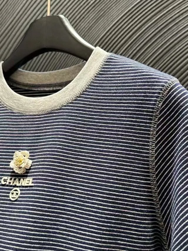 CHANEL tee: seller detail photo 10