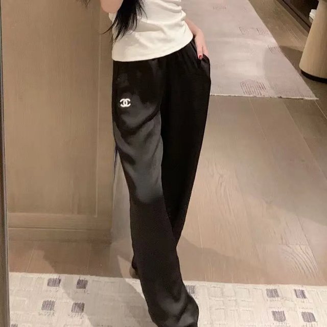 Chanel Suit: seller detail photo 2