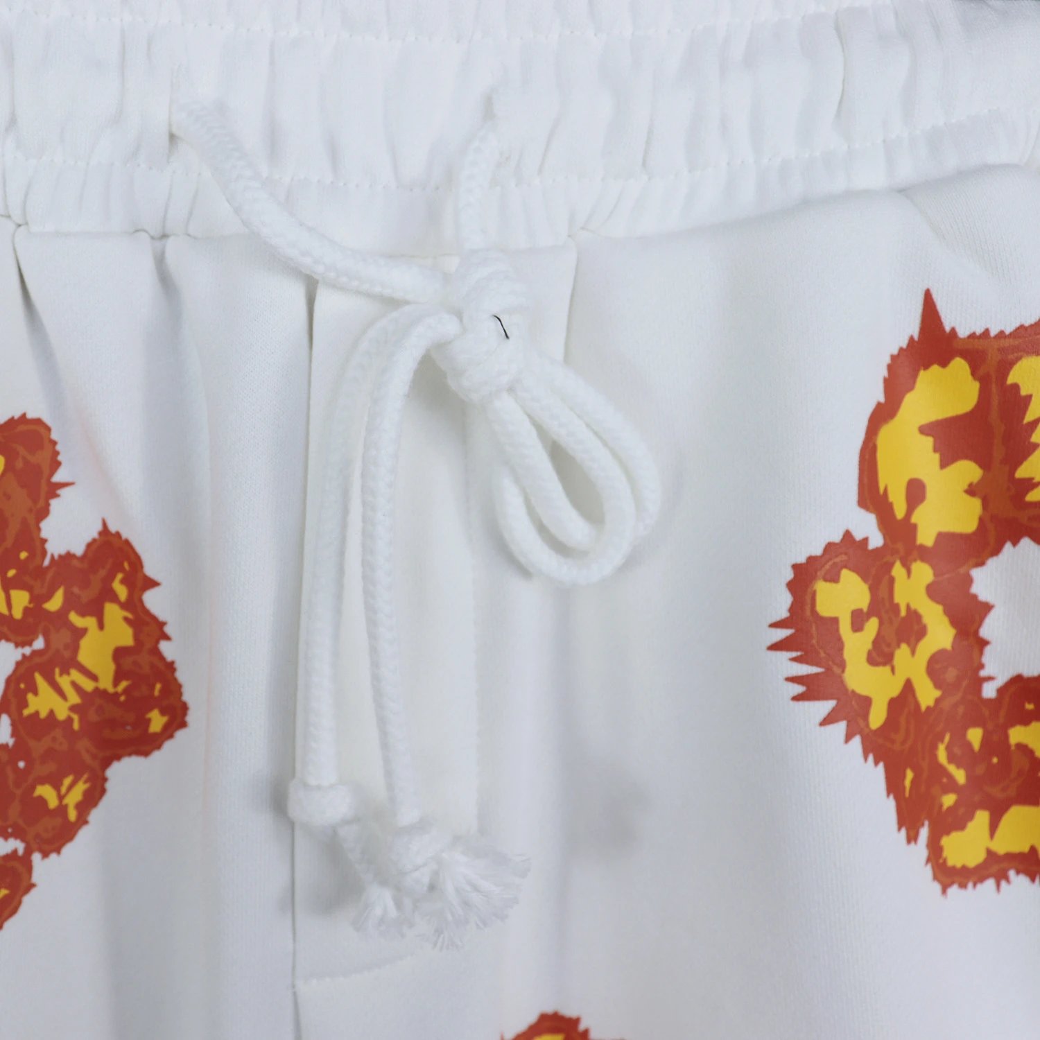 Design Pixel Flame Print Drawstring Shorts White - 4