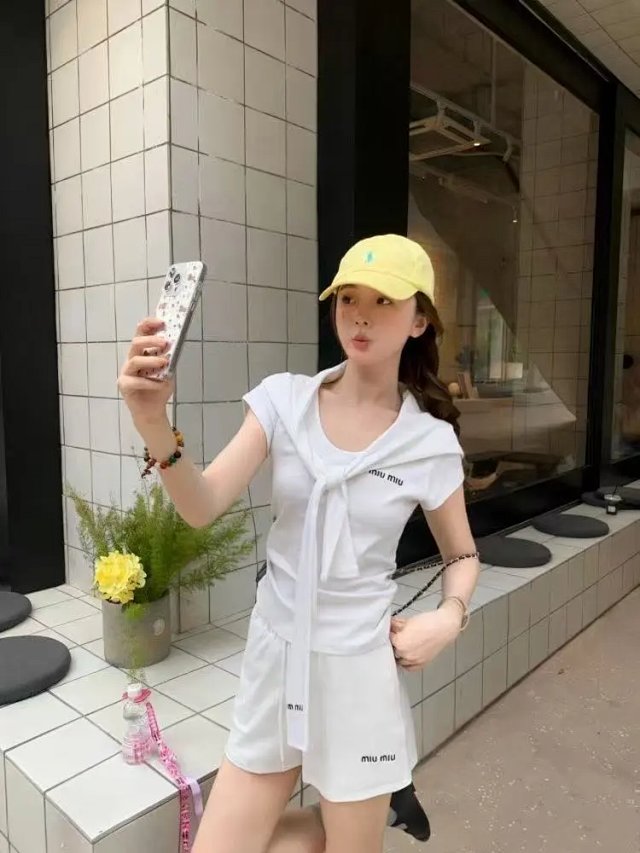 miumiu SET: seller detail photo 8