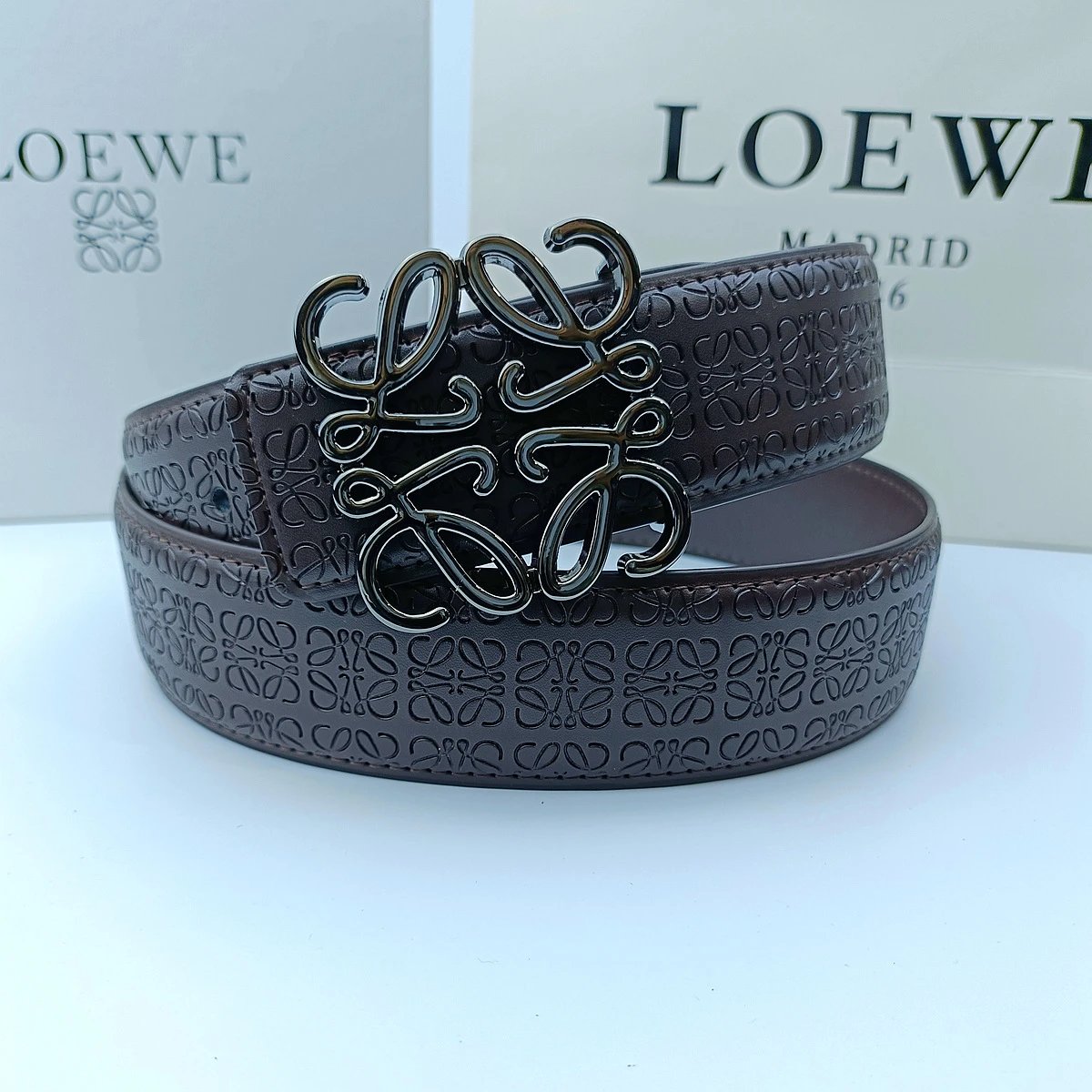 3.8 Edged embossed brown+Roewe gun buckle