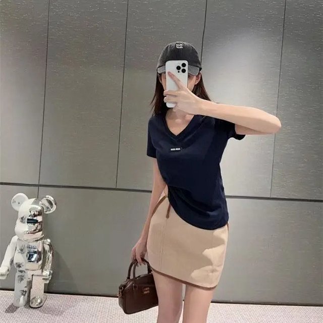 miumiu TEE: seller detail photo 4