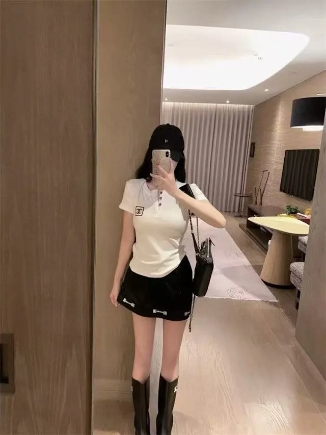 Miumiu Tee: seller detail photo 6
