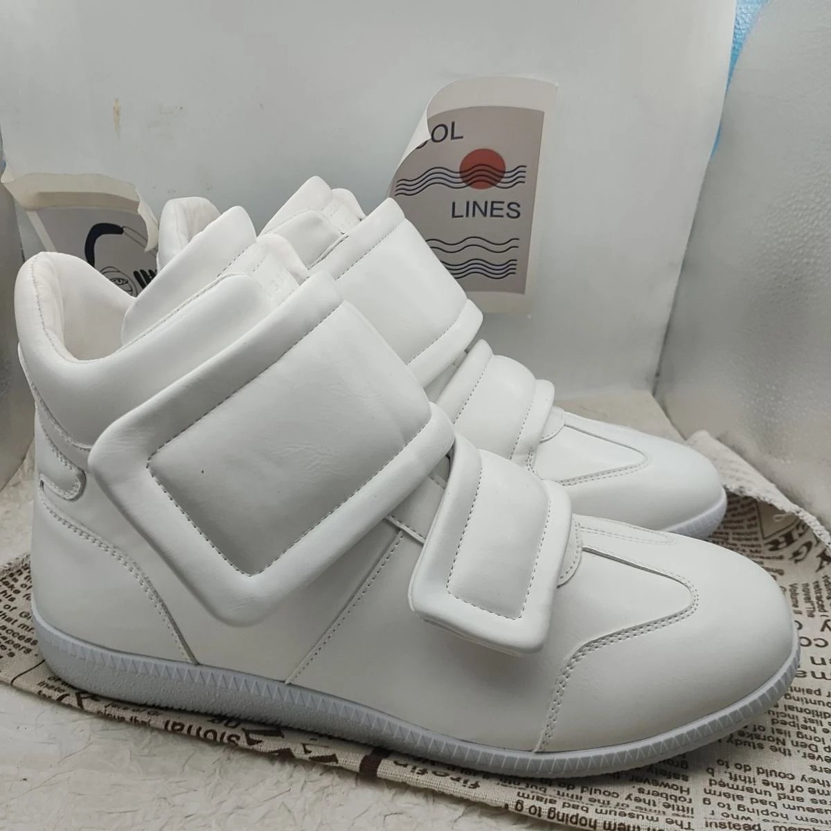 Design High-Top Strap Sneakers Red - 3