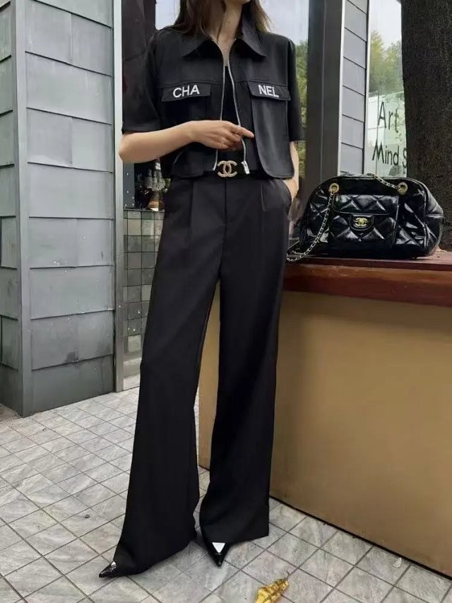 Chanel Suit: seller detail photo 7