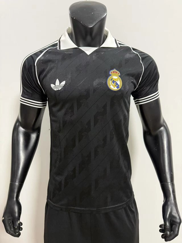 Real Madrid Jersey: seller detail photo 1