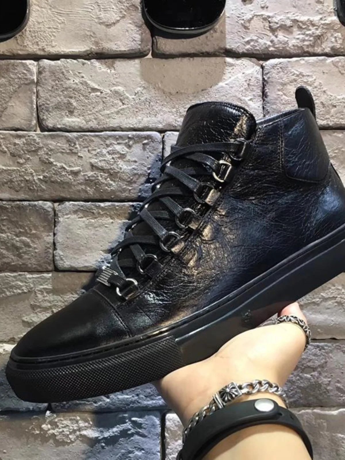 Factory direct sales, foreign trade, Paris style trendy shoes, men's shoes, outdoor sports and leisure shoes, real cowhide, wrinkled leather effect, fashionable