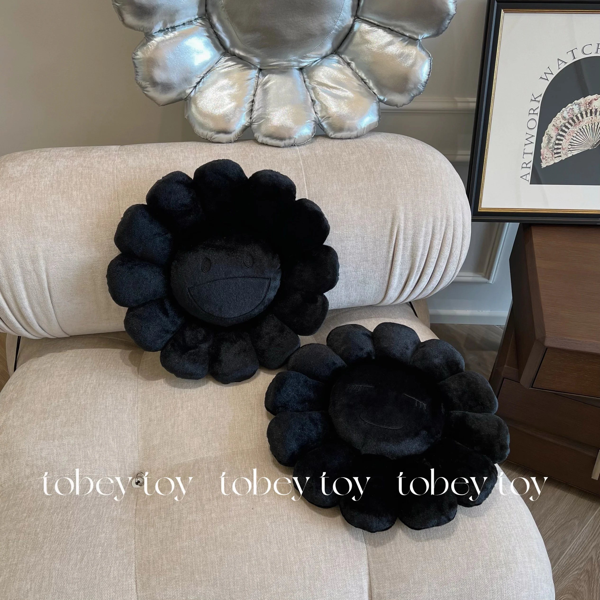 Design Takashi Murakami x Kaikai Kiki Black Flower Smiley Plush Pillow Accessories - 7