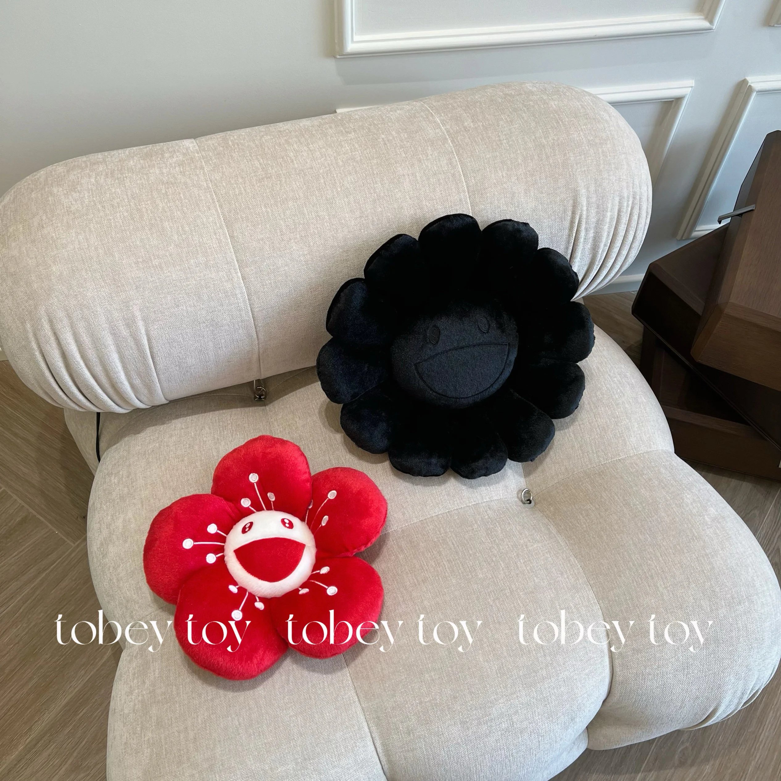 Design Takashi Murakami x Kaikai Kiki Black Flower Smiley Plush Pillow Accessories - 15