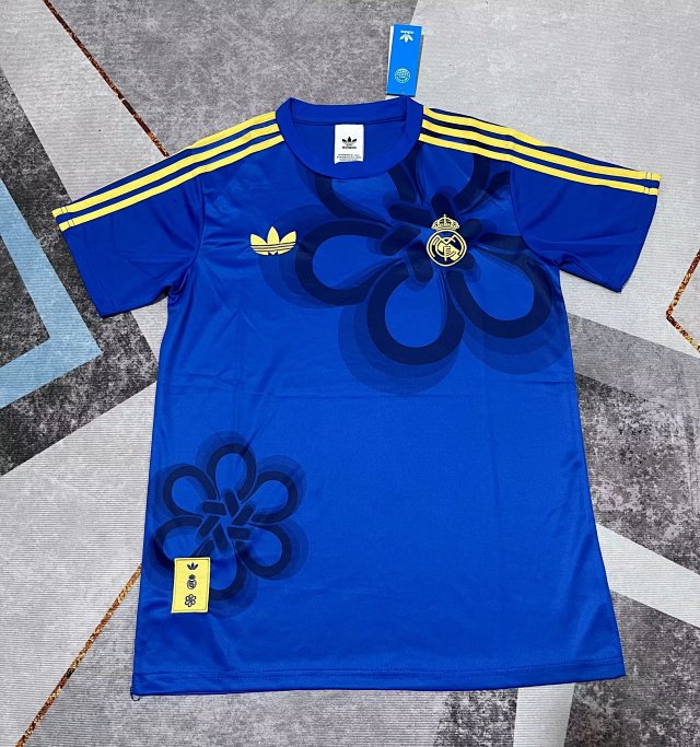 Real Madrid Jersey: seller detail photo 1