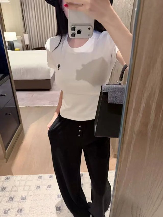 Dior: seller detail photo 7