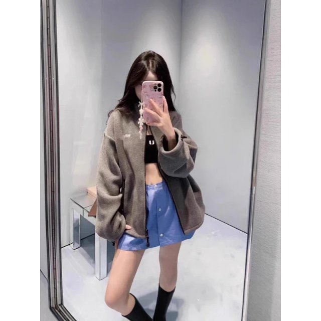 Miu Fleece: seller detail photo 2