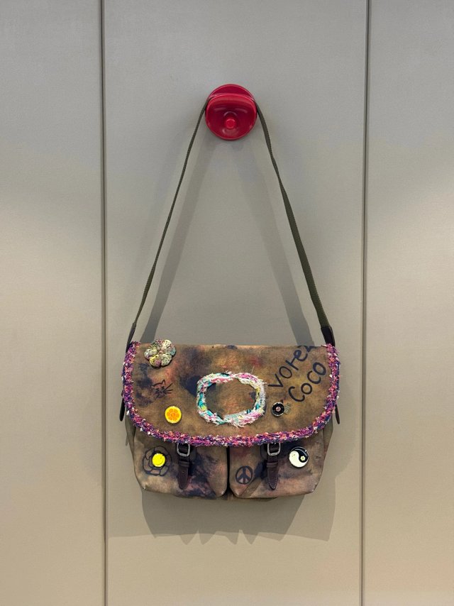 Chanel: seller detail photo 5
