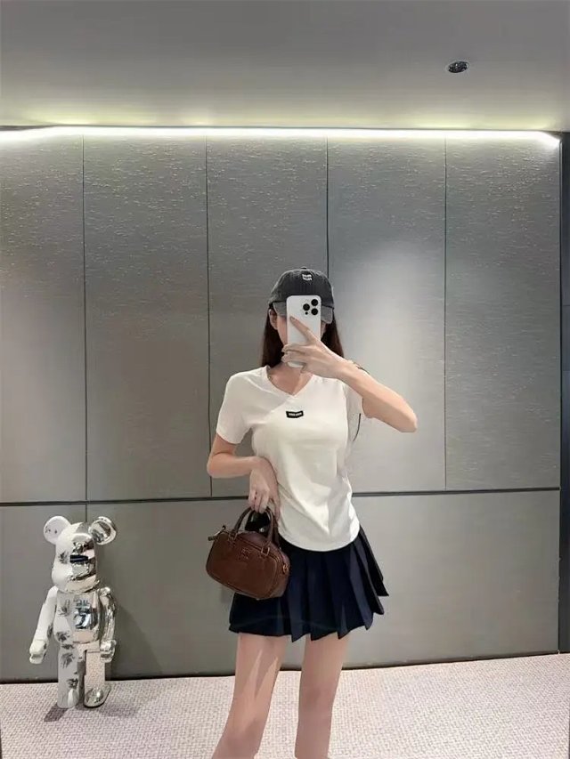miumiu TEE: seller detail photo 9