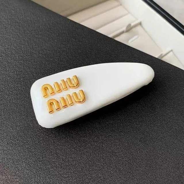 Miumiu Hair Clip: seller detail photo 4