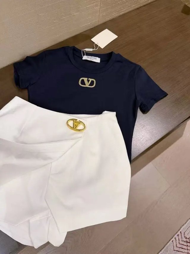 Valentino Garavani TEE AND SHORT: seller detail photo 6