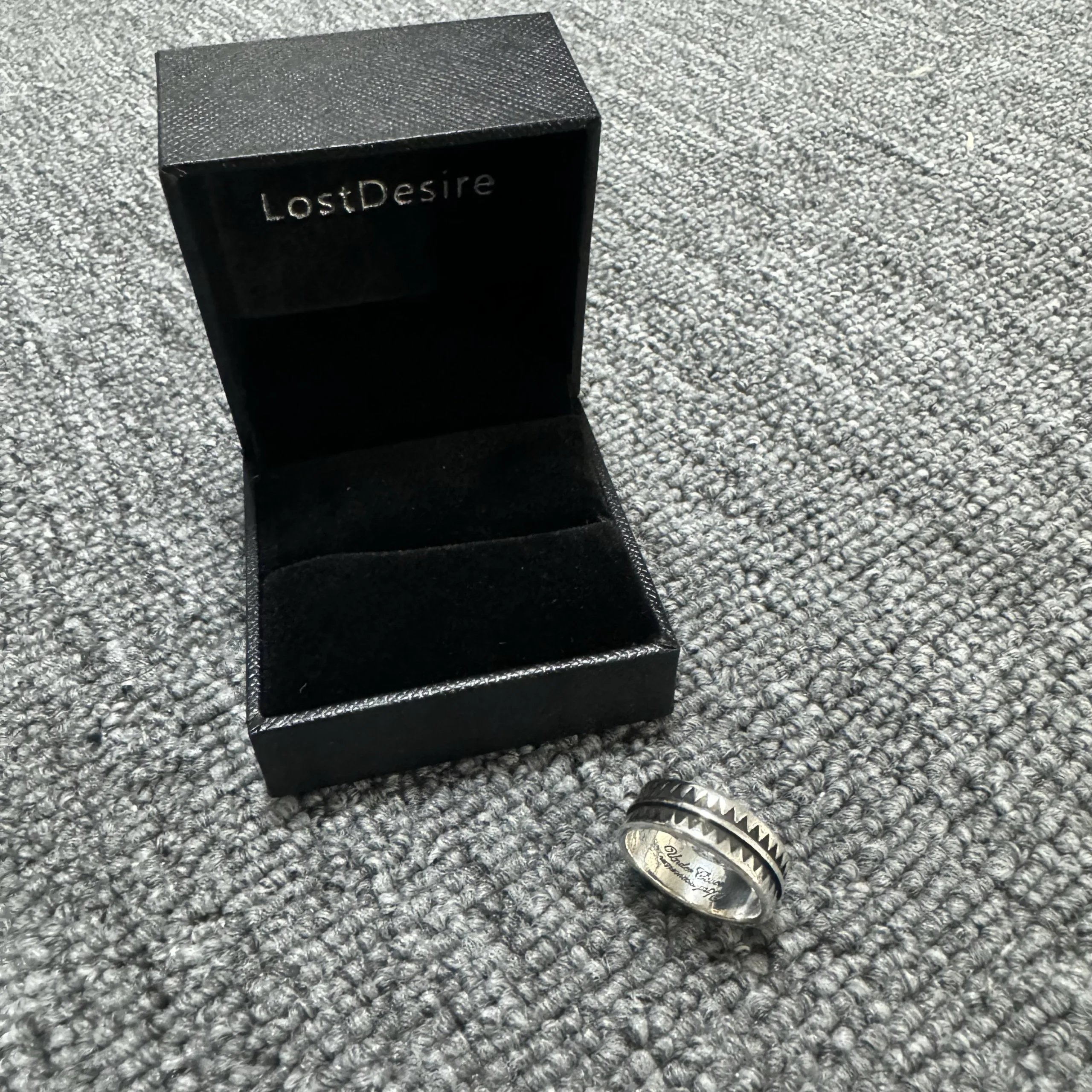 Undercover Giz Jagged Ring