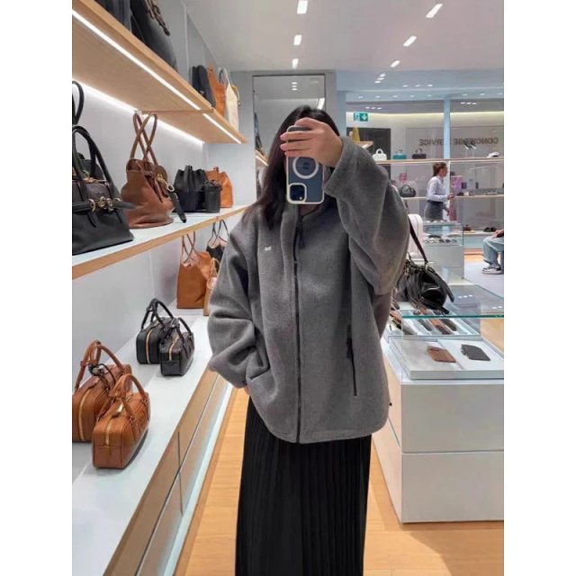 Miu Fleece: seller detail photo 1