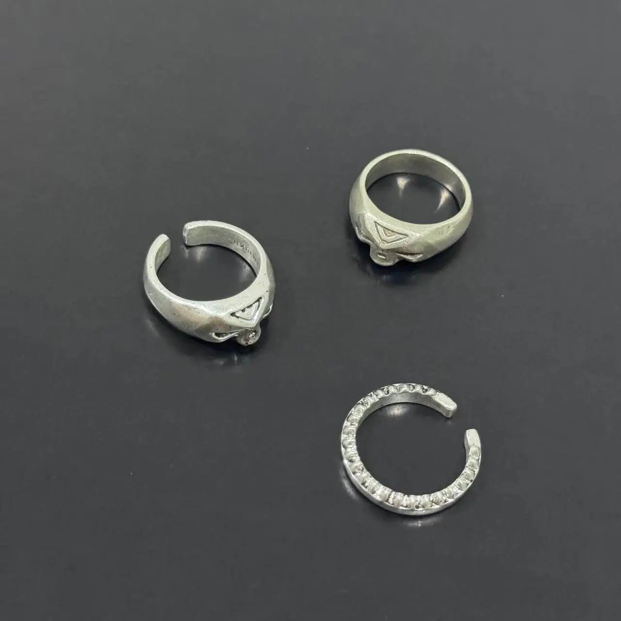Undercover Ring